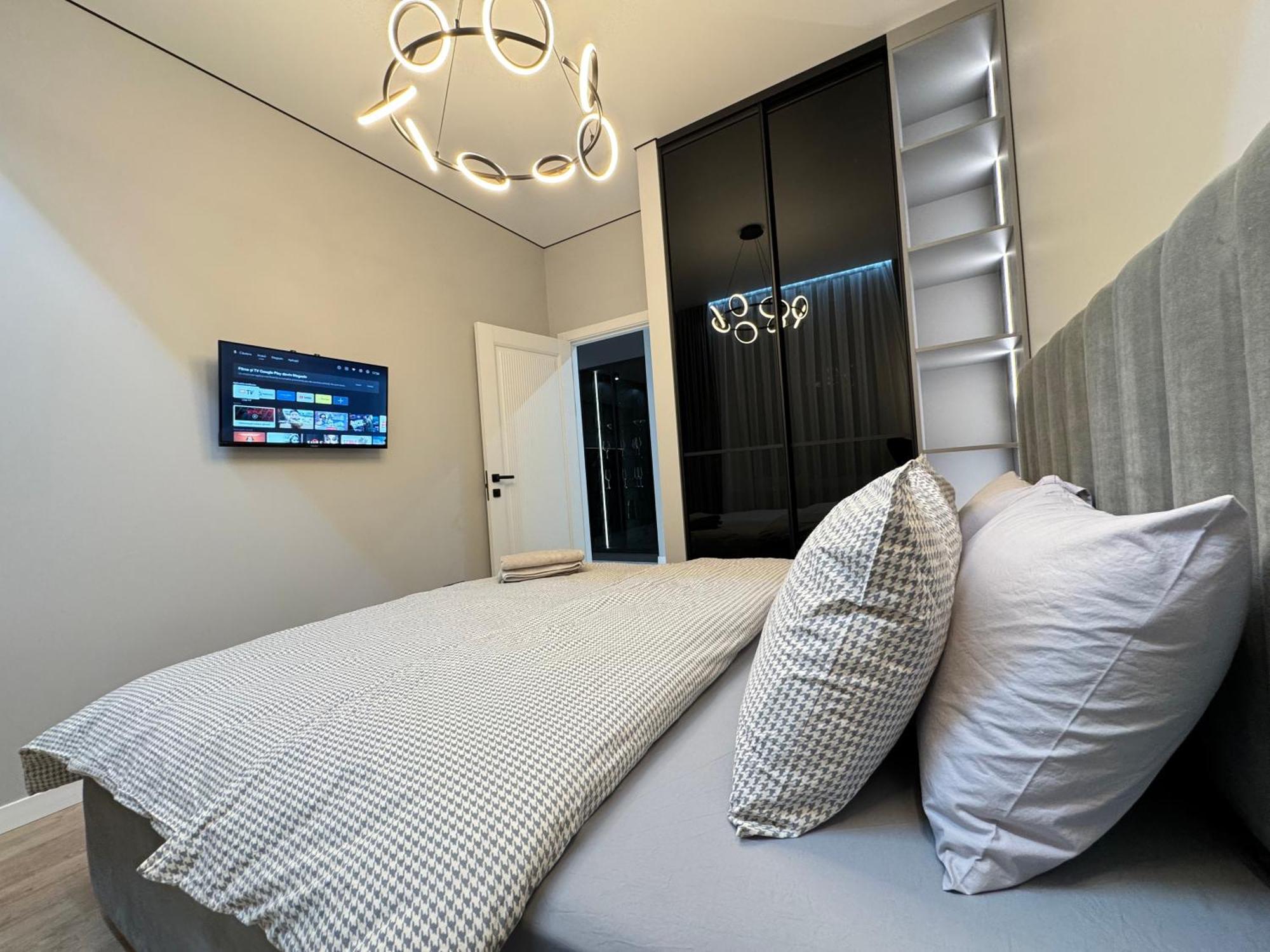 Two Bedroom Apartment In The Center, With Parking, Address Avram Iancu 32 Chisinau Luaran gambar
