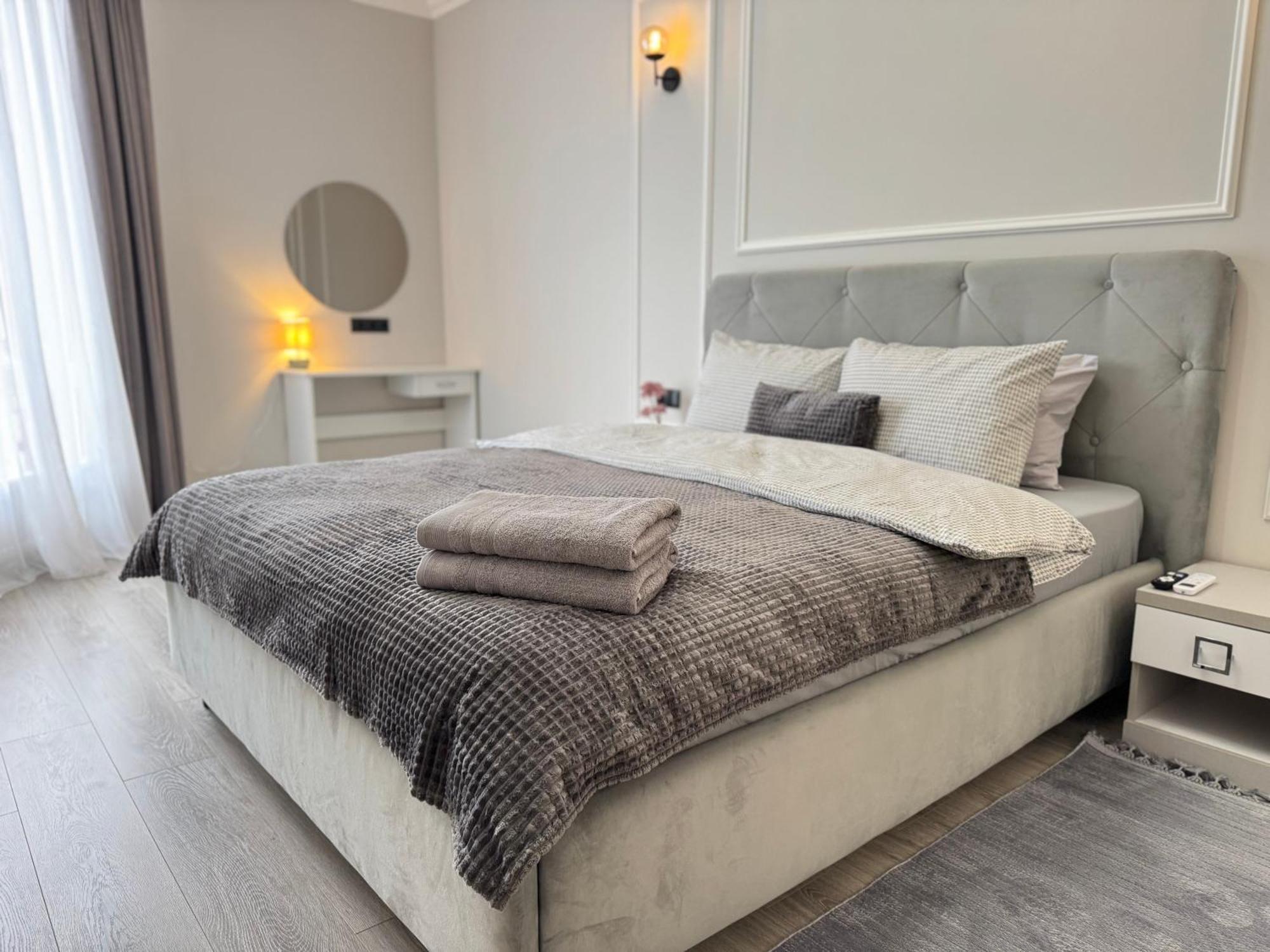 Two Bedroom Apartment In The Center, With Parking, Address Avram Iancu 32 Chisinau Luaran gambar
